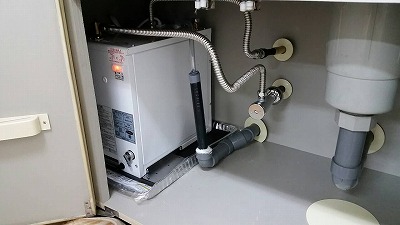 小型電気温水器ゆプラス大阪市西区o様邸